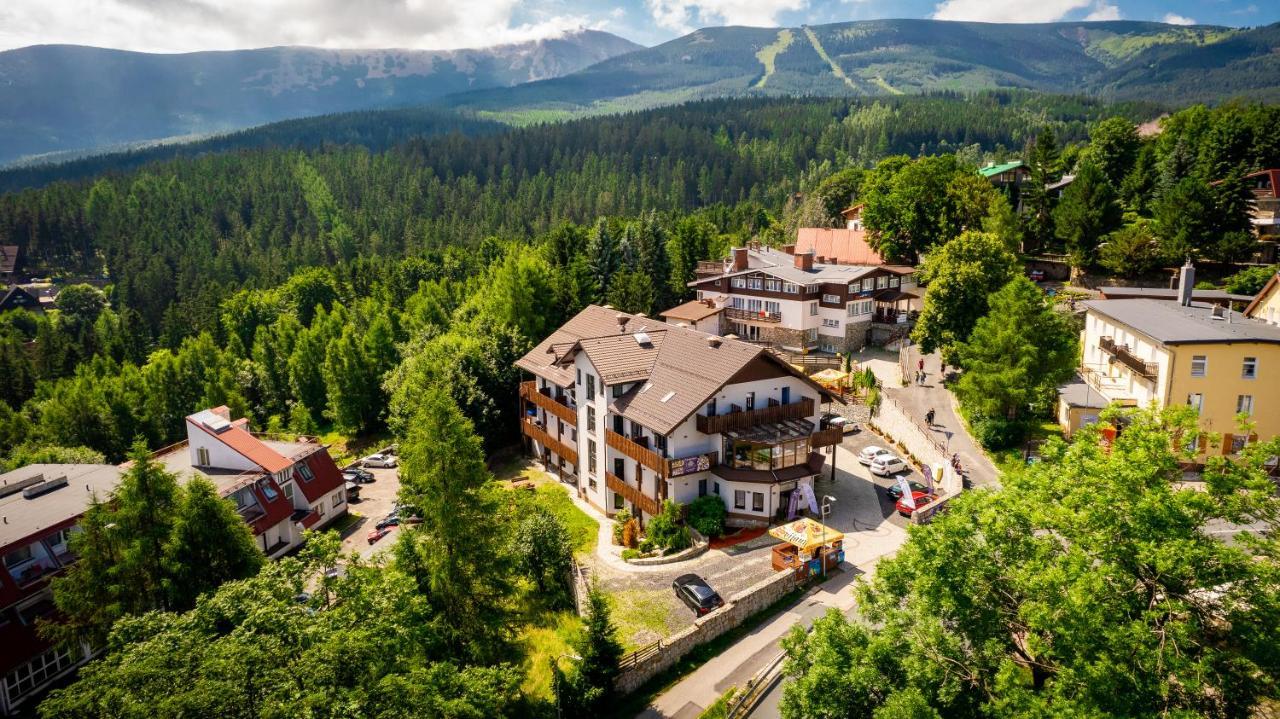 Karpacki & Spa - Blisko Wyciagu, Restauracja, Sala Zabaw, Bar 24H (Adults Only) 卡尔帕奇 外观 照片