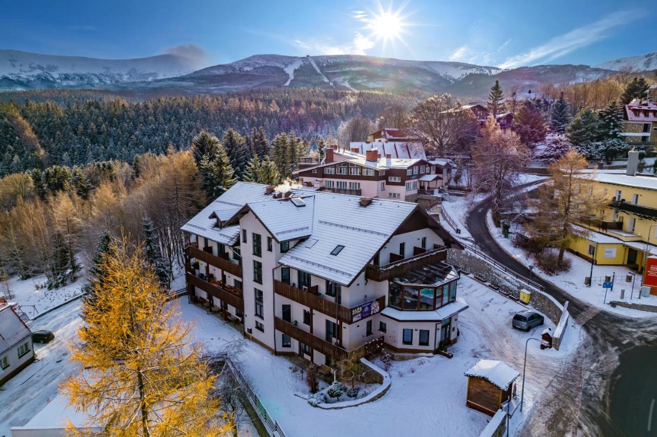 Karpacki & Spa - Blisko Wyciagu, Restauracja, Sala Zabaw, Bar 24H (Adults Only) 卡尔帕奇 外观 照片